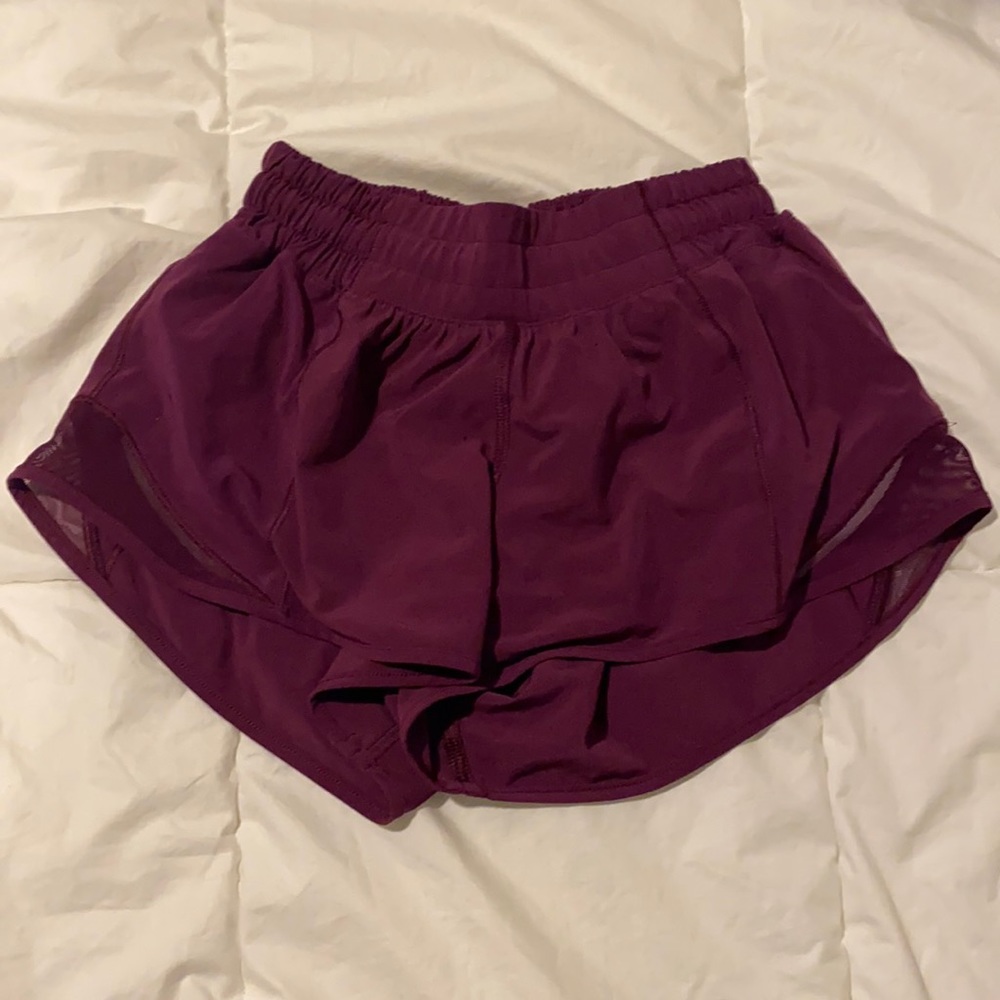 Lululemon Hotty Hot Low Rise Short 2.5"